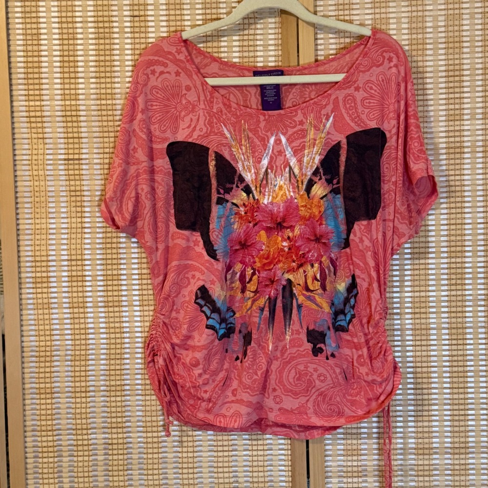 Beverly Drive Womens 1X Coral Paisley Burnout Butterfly Graphic Ruched Side Top
